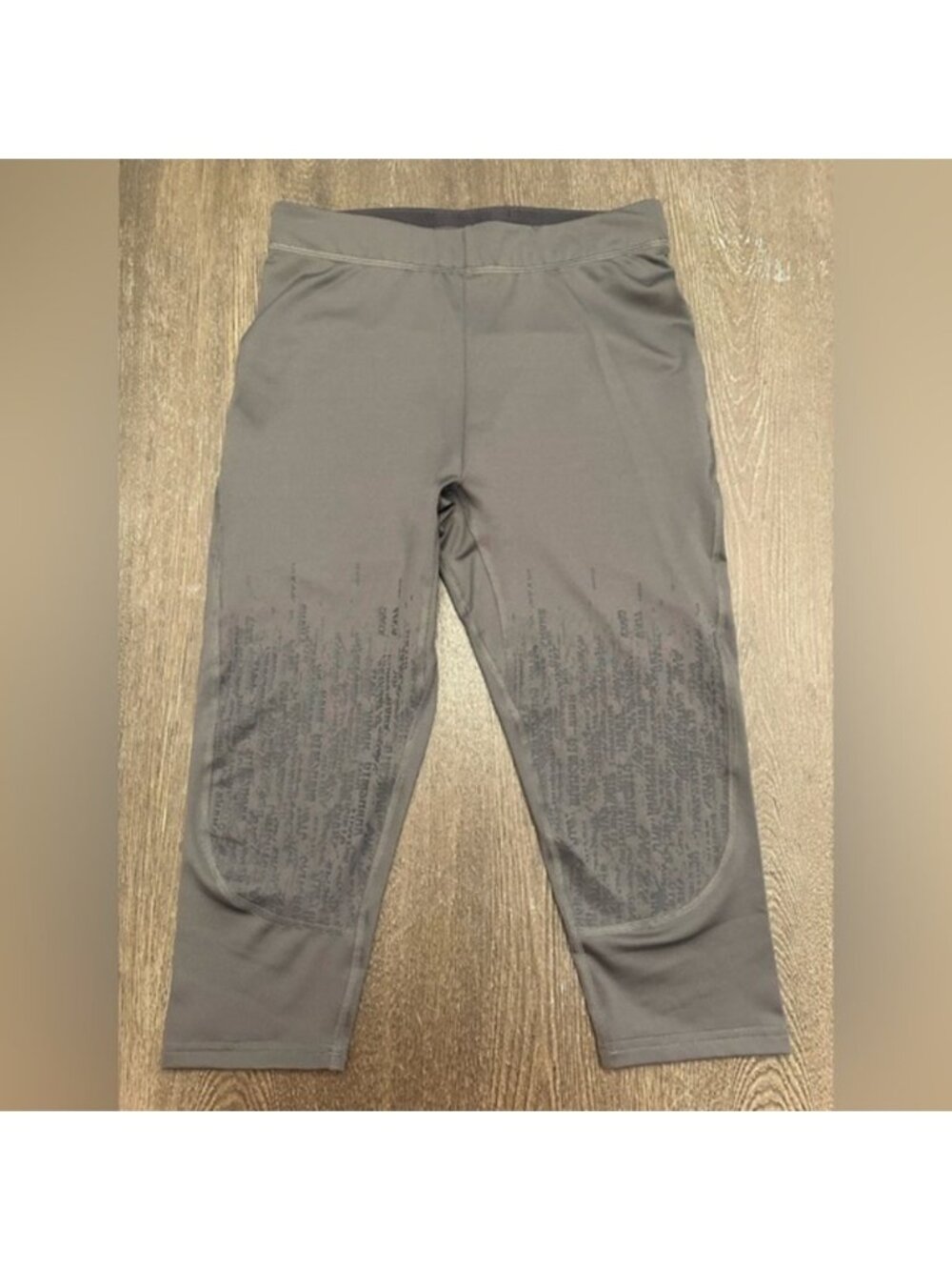GYMSHARK GREY WORKOUT CAPRI TIGHTS - Size Small SKU:463